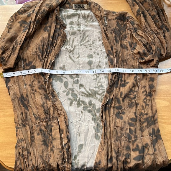 go by gosilk Crinkle Cut Jacket and Skirt Set in Chai Society 100% Silk Size M - Picture 12 of 16